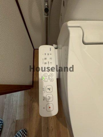 市小路戸建のトイレ