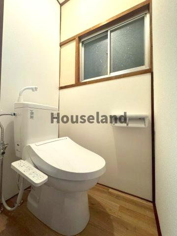 市小路戸建のトイレ