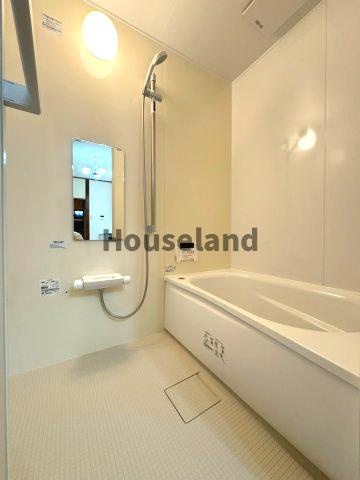 市小路戸建の浴室