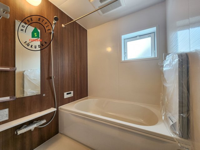 福岡市博多区南八幡町1丁目第1-3棟（1号棟）の浴室|1日の疲れを癒してくれる広々バスルーム。雨の日のお洗濯にも大活躍な浴室乾燥機付です！