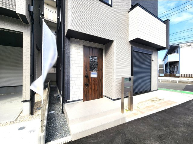 福岡市博多区南八幡町1丁目第1-3棟（1号棟）の玄関|おでかけの時も帰った時も、「我が家」を最初に感じでもらえる素敵な空間に。