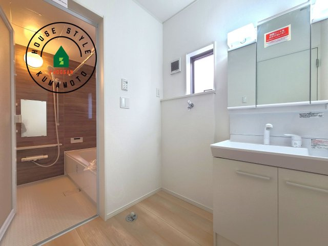 菊池市泗水町吉富第8₋3棟(2号棟)の内観：施工例|脱衣所、洗面所は小さなプライベートスペース。歯磨き、洗顔と毎日施す個人空間。