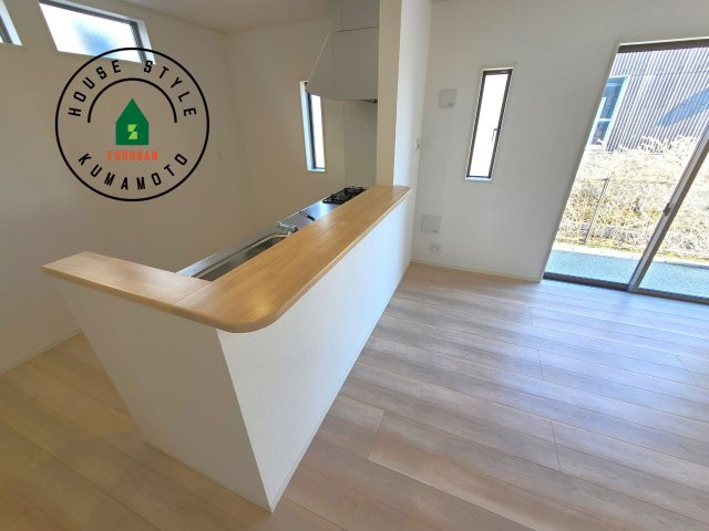 菊池市泗水町吉富第8₋3棟(2号棟)の内観：施工例|ダイニングとリビングのメリハリが付けやすい空間設計になっています。