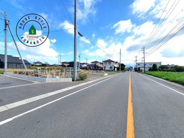 菊池市泗水町吉富第8₋3棟(2号棟)の前面道路含む現地写真|見学の時間などお気軽にお問い合わせ下さい。