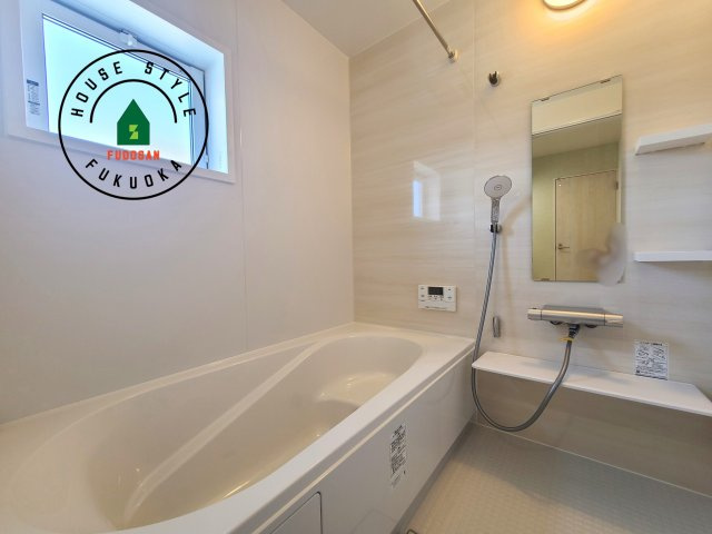 福岡市博多区南八幡町1丁目第1-3棟（2号棟）の浴室|1日の疲れを癒してくれる広々バスルーム。雨の日のお洗濯にも大活躍な浴室乾燥機付です！