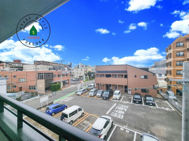 福岡市博多区南八幡町1丁目第1-3棟（2号棟）の展望|窓から緑が見える物件も魅力的です。