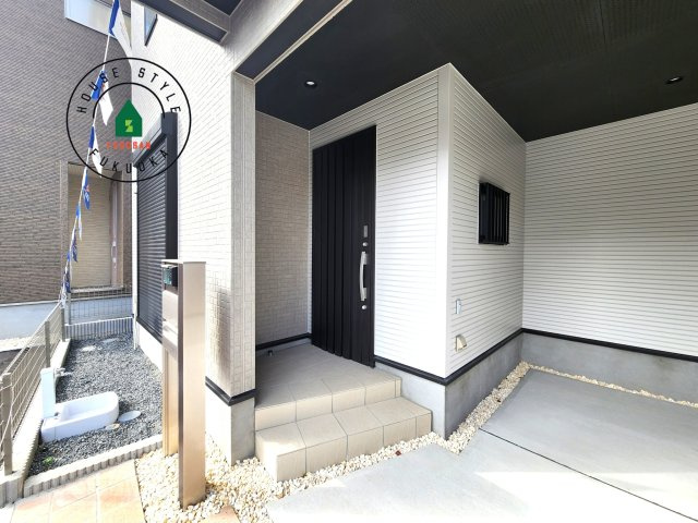 福岡市博多区南八幡町1丁目第1-3棟（2号棟）の玄関|おでかけの時も帰った時も、「我が家」を最初に感じでもらえる素敵な空間に。