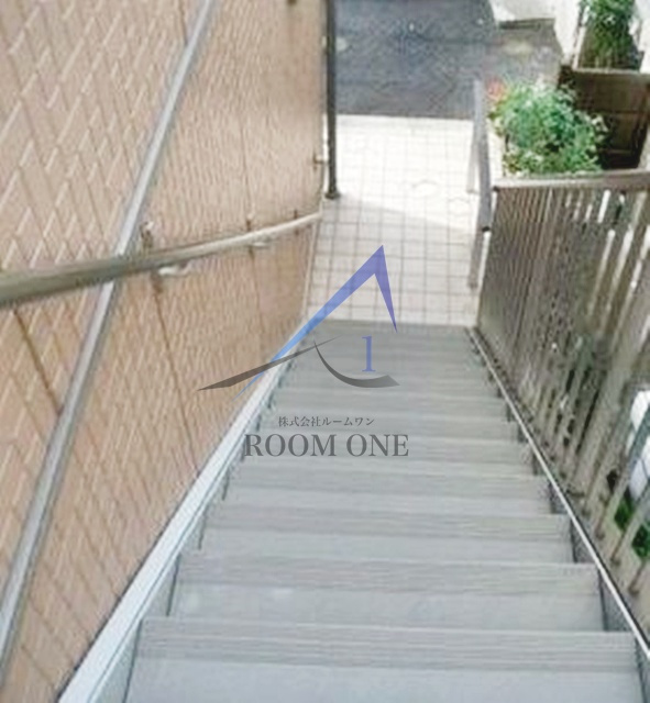 シャルマン本駒込のその他共用部分|共有階段です。