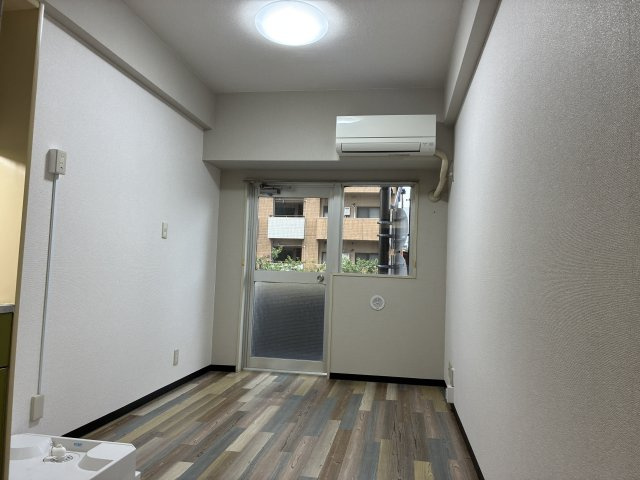 プラーズ南幸町Ⅰの居間・リビング|使いやすいリビングです