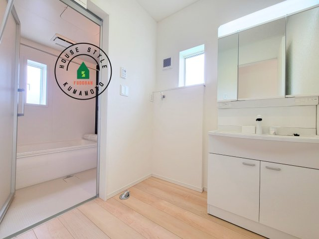 菊池市泗水町吉富第8₋3棟(3号棟)の内観：施工例|脱衣所、洗面所は小さなプライベートスペース。歯磨き、洗顔と毎日施す個人空間。