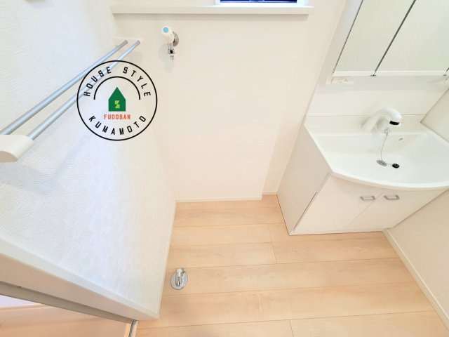 菊池市泗水町吉富第8₋3棟(3号棟)の内観：施工例|ランドリースペースは広さもたっぷり。