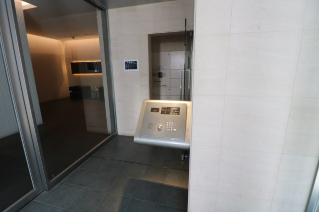 【エントランス】