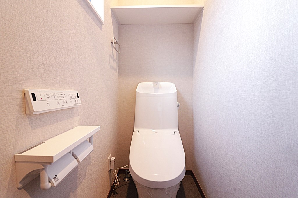 神戸市灘区記田町4丁目中古戸建のトイレ