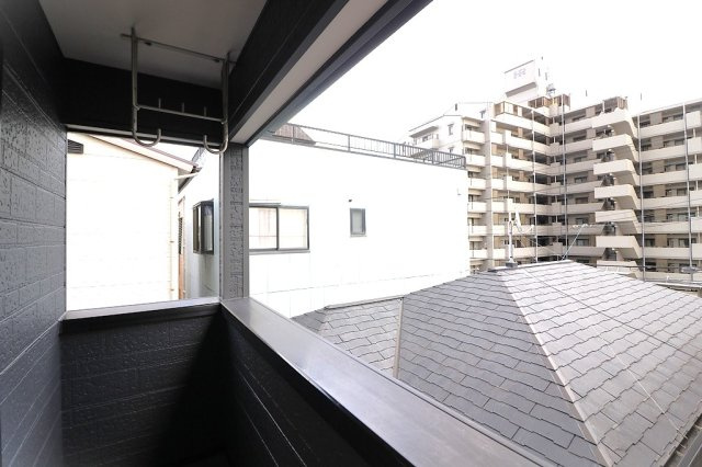 神戸市灘区記田町4丁目中古戸建のバルコニー