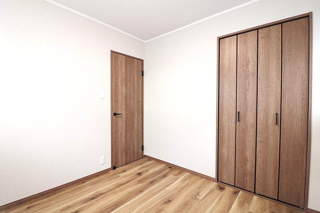 神戸市灘区記田町4丁目中古戸建の洋室