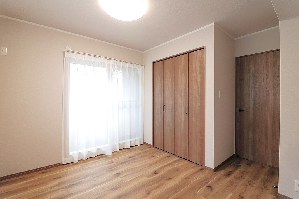 神戸市灘区記田町4丁目中古戸建の洋室