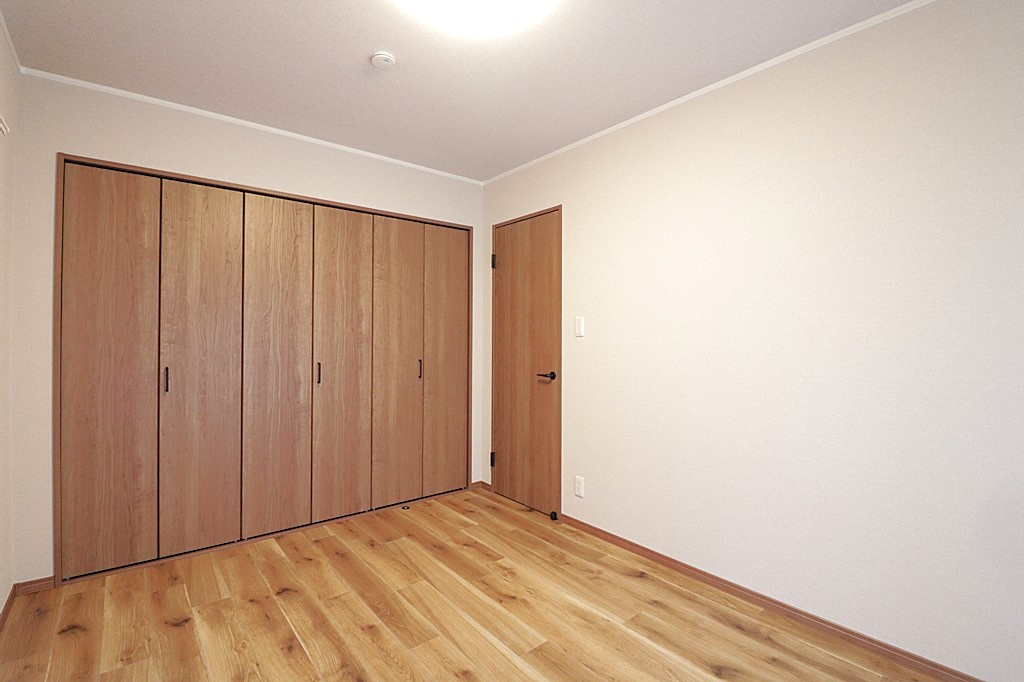 神戸市灘区記田町4丁目中古戸建の洋室