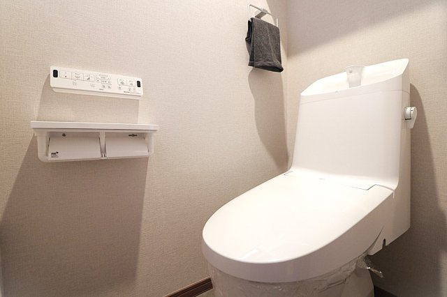 神戸市灘区記田町4丁目中古戸建のトイレ