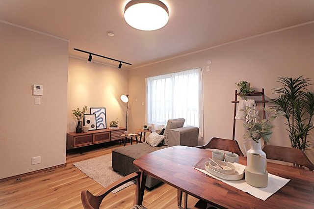 神戸市灘区記田町4丁目中古戸建の居間・リビング