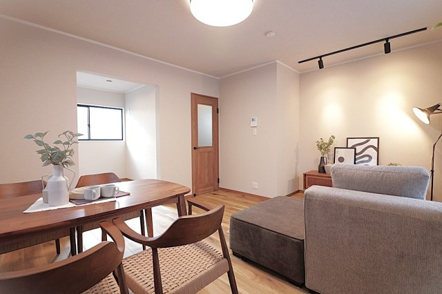 神戸市灘区記田町4丁目中古戸建の居間・リビング