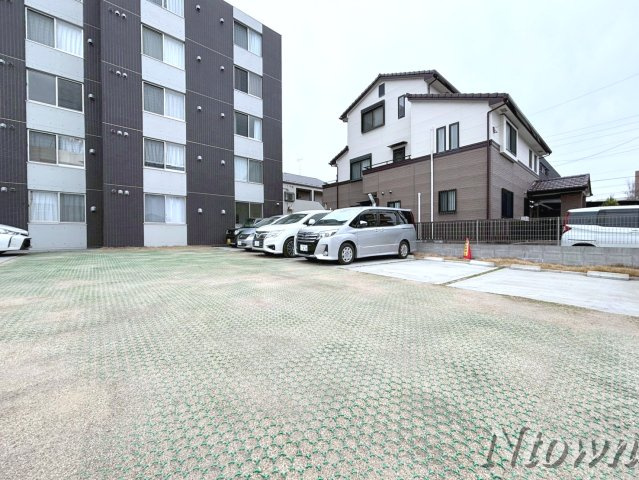 【駐車場】 | クレストタップ名古屋ウエスト | 駐車スペースもあります