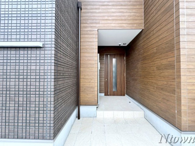 【エントランス】 | REGALEST上小田井 | 建物の内部です