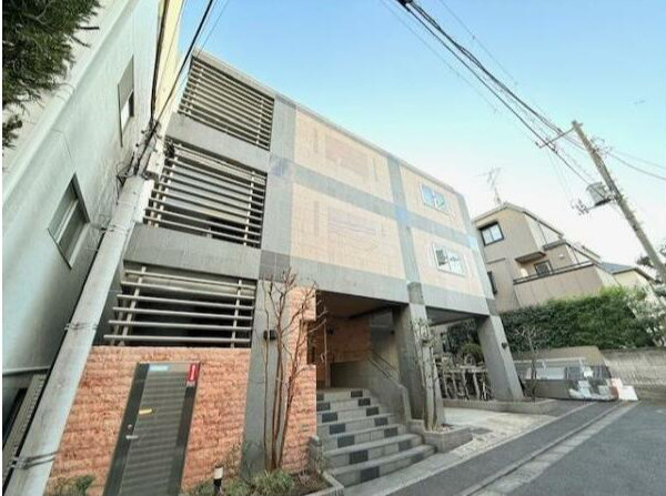 サウダージ自由が丘の外観