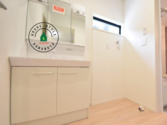 菊池市泗水町吉富第8₋3棟(1号棟)の内観：施工例|洗面所は小さなプライベートスペース。歯磨き、洗顔と毎日施す個人空間。