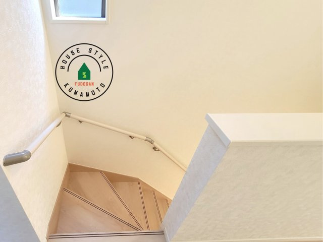 菊池市泗水町吉富第8₋3棟(1号棟)の内観：施工例|平屋はワンフロアしかないため、部屋と部屋の距離が近くなります。 生活音の緩衝材として廊下を活用するのがおすすめです。