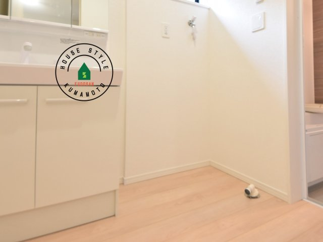 菊池市泗水町吉富第8₋3棟(1号棟)の内観：施工例|ランドリースペースは広さもたっぷり。