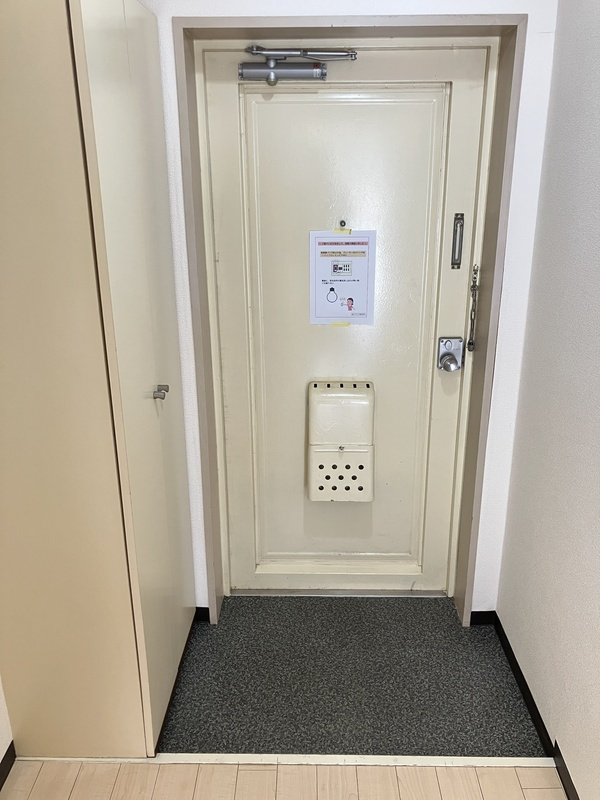 コーポラスモリノの玄関