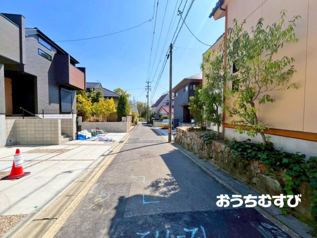 名東区神丘町3丁目(全2棟)の前面道路含む現地写真