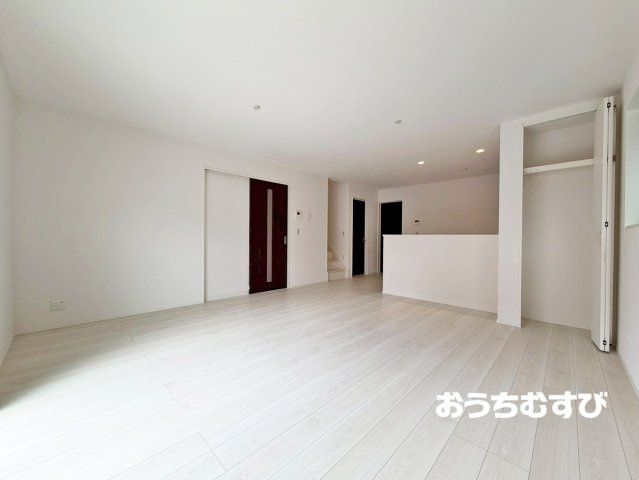 名東区神丘町3丁目(全2棟)の居間・リビング