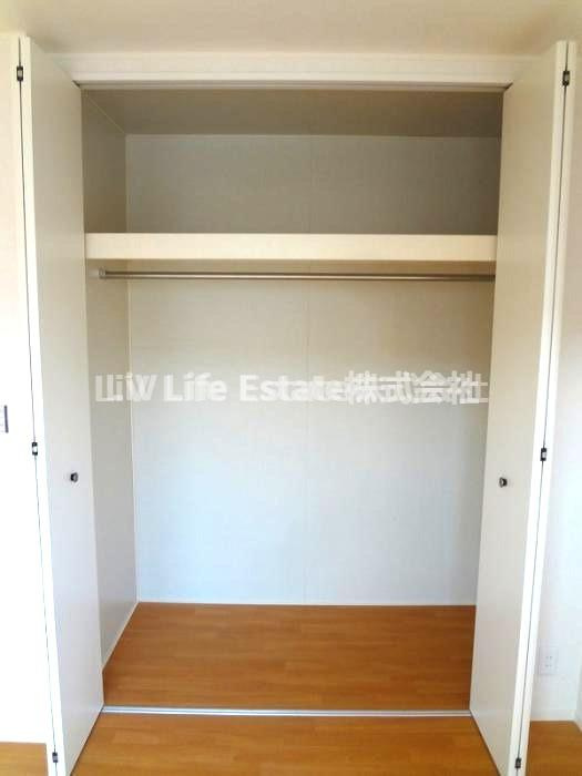 小平市小川町１丁目のテラスの収納