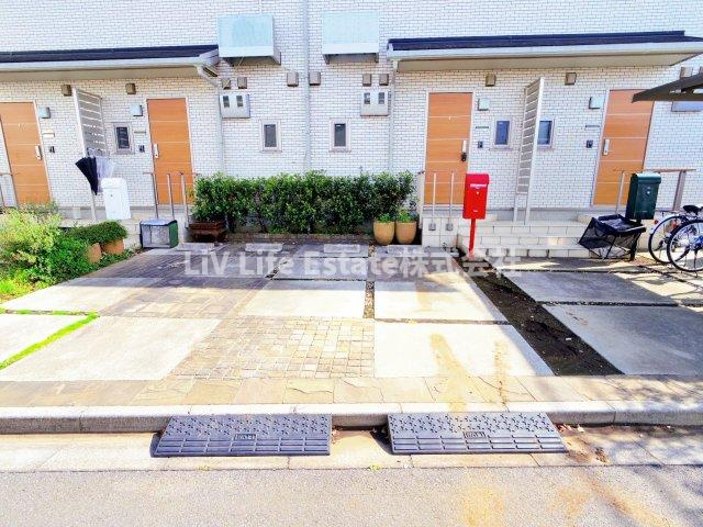 小平市小川町１丁目のテラスの駐車場