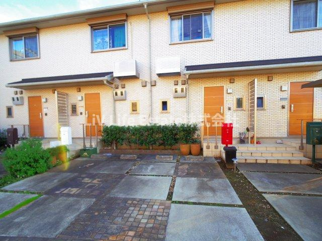 小平市小川町１丁目のテラスのエントランス