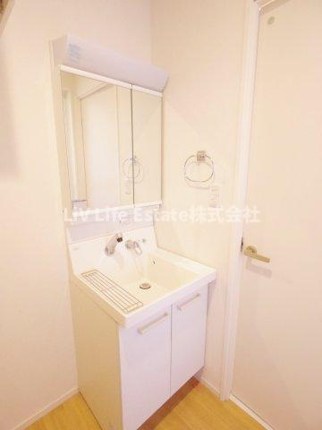 小平市小川町１丁目のテラスの洗面所