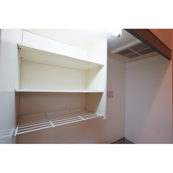 Ｓｔｕｄｉｏ　Ｆｕｊｉｔａのキッチン|キッチン上収納