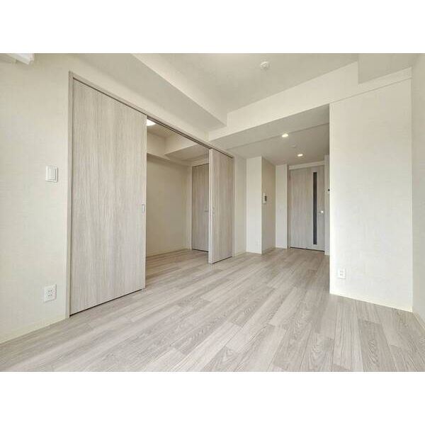 ディアレイシャス名古屋浄心　名古屋市賃貸　仲介手数料無料の居間・リビング