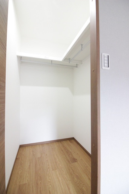 ユーミー元町の収納|ウォークインクローゼットなので収納豊富です★