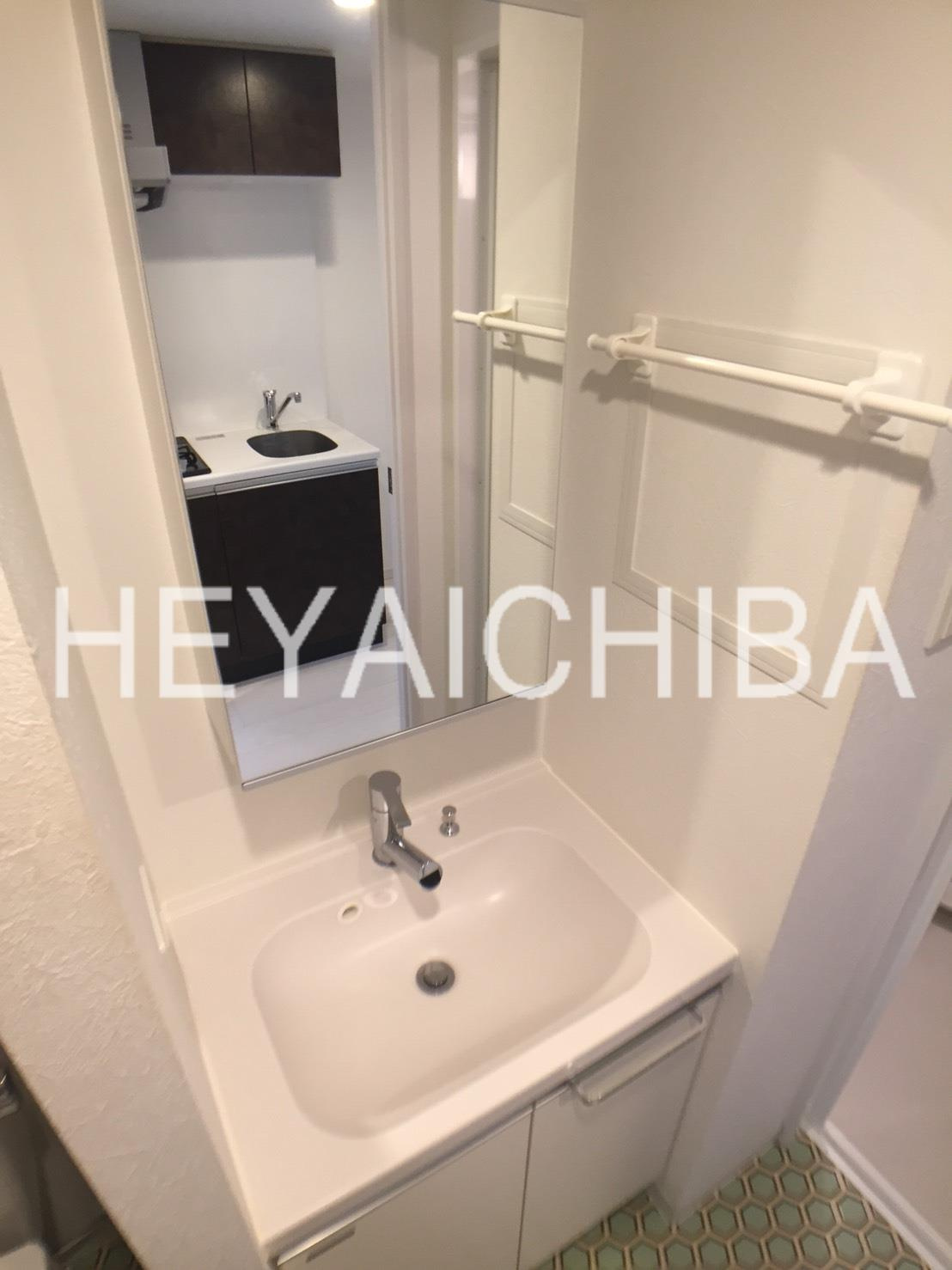 Log上野駅前の洗面所