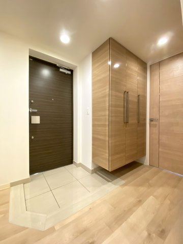 クリーンリバーフィネス琴似ミッドステージの玄関|広々とした玄関！