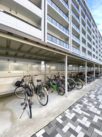クリーンリバーフィネス琴似ミッドステージの駐輪場|屋根付き駐輪場！