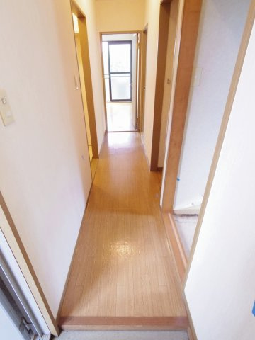 小平市小川町１丁目のアパートの玄関