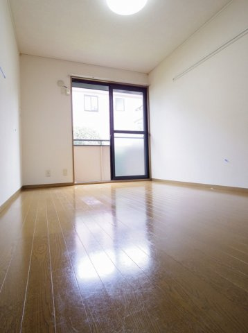 小平市小川町１丁目のアパートの寝室