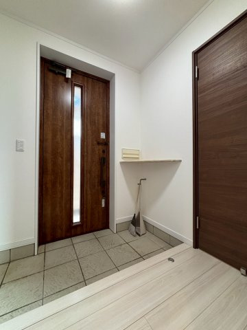 新川西3条4丁目の玄関|大容量のシューズスペース完備！