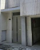 ガーデンテラス笹塚の玄関