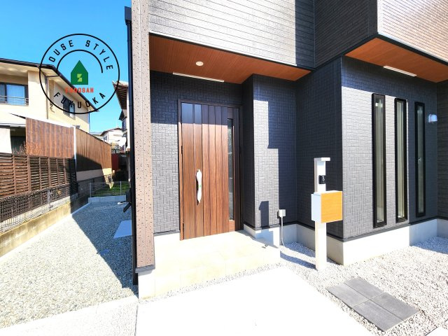 福津市若木台6丁目第2-1棟（1号棟）の外観：施工例|おでかけの時も帰った時も、「我が家」を最初に感じでもらえる素敵な空間に。