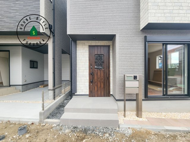 福岡市博多区南八幡町1丁目第1-3棟（1号棟）の玄関|おでかけの時も帰った時も、「我が家」を最初に感じでもらえる素敵な空間に。