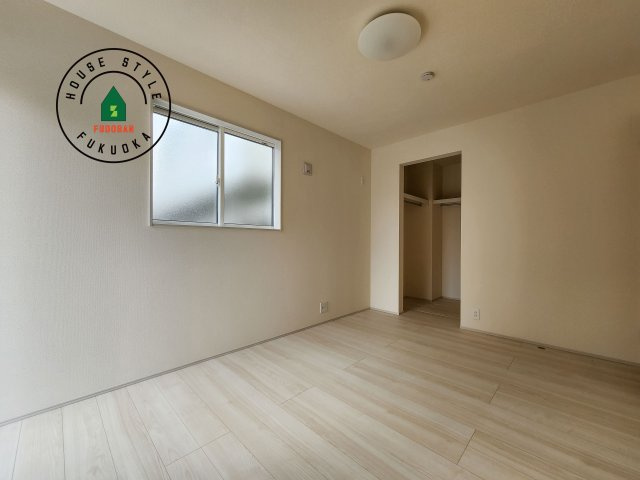 福岡市博多区南八幡町1丁目第1-3棟（3号棟）の洋室|採光良好な洋室は全居室、複層ガラスの遮熱効果と断熱効果で、一年中快適に過ごせます。